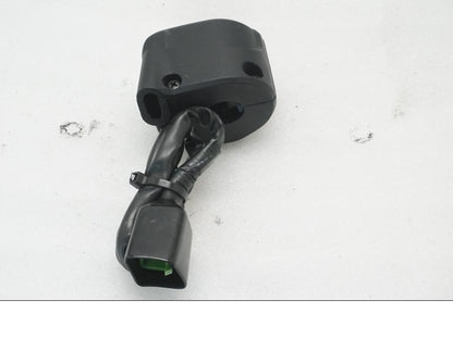 Baksidan på Styrelreglage från en Kawasaki Z 400 -2020 motorcykel.