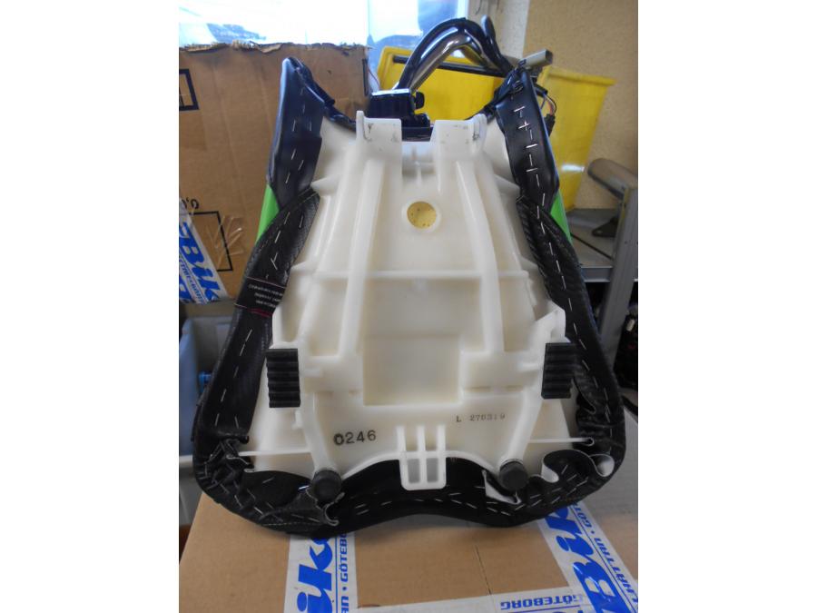 Snett uppifrån på Sadel från en Kawasaki ZX-6R -2014 motorcykel.