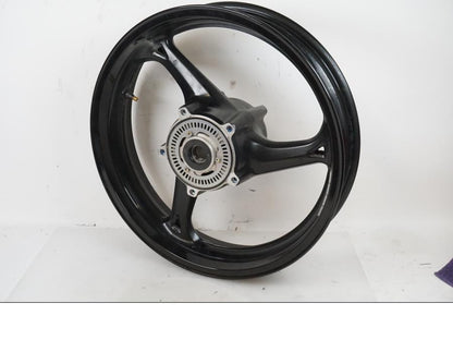 Snett uppifrån på Fälg från en Suzuki GSX 1300 R -2017 motorcykel.