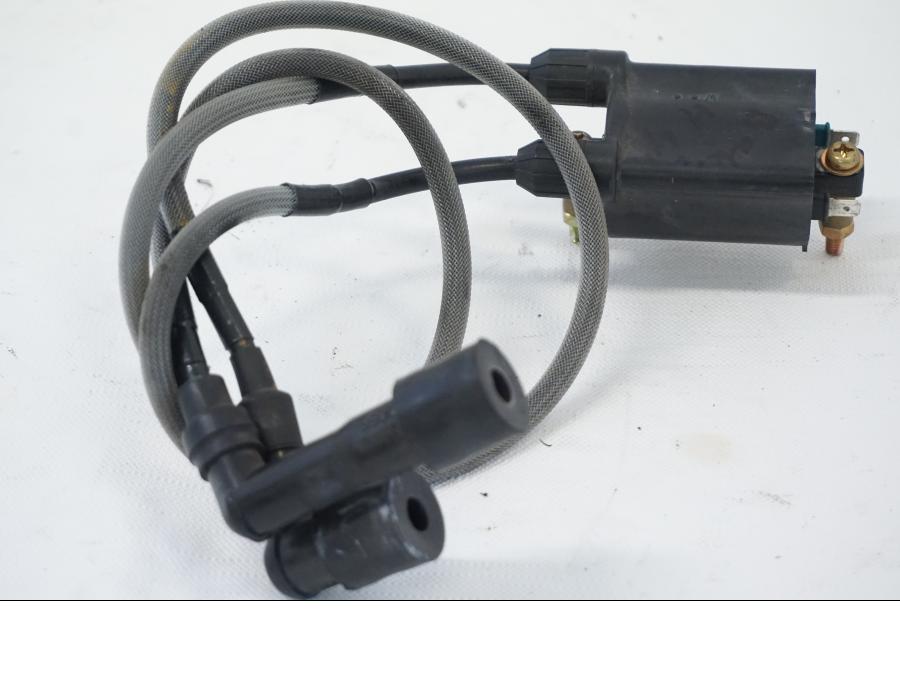 Framsidan på Tändspole från en Kawasaki VN 1500 Mean Streak -2002 motorcykel.