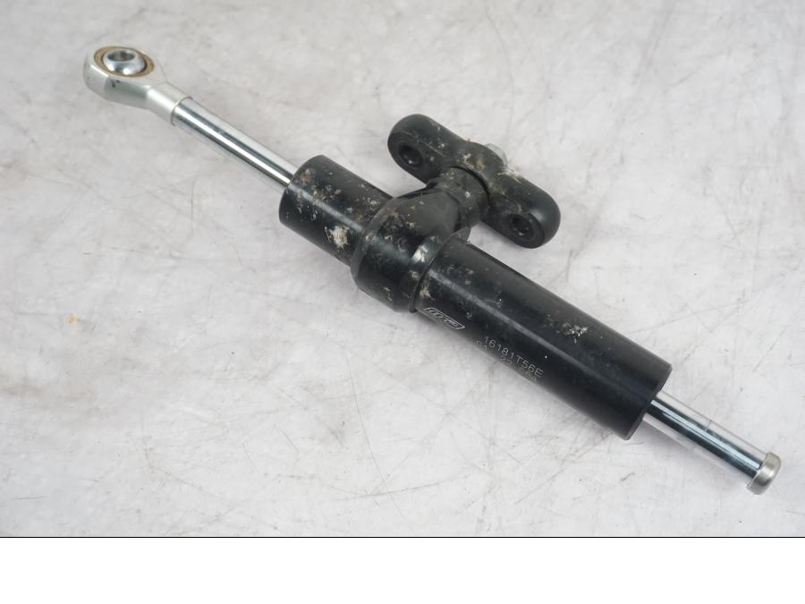 Framsidan på Styrdämpare från en KTM 1290 Super Duke R -2022 motorcykel.