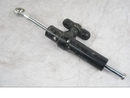 Framsidan på Styrdämpare från en KTM 1290 Super Duke R -2022 motorcykel.