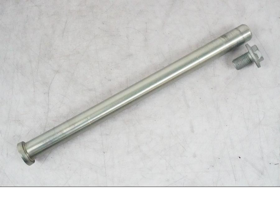 Framsidan på Axel från en BMW R 1250 GSA -2021 motorcykel.