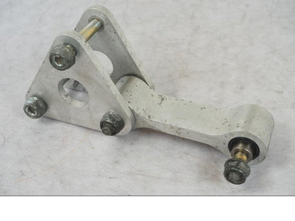 Framsidan på Stötdämparlänkage från en Honda CBR 1100 XX -1999 motorcykel.