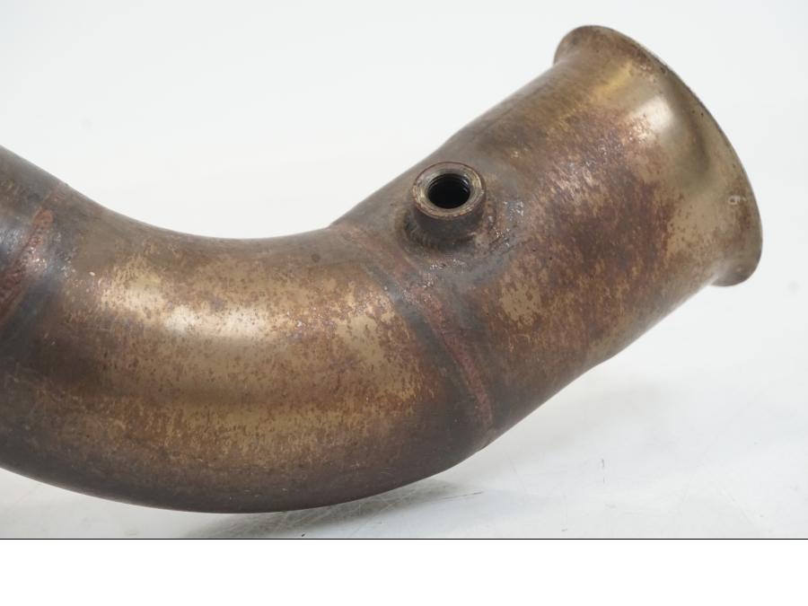 Vänster sida på Grenrör från en Yamaha YZF 1000 R1 -2009 motorcykel.