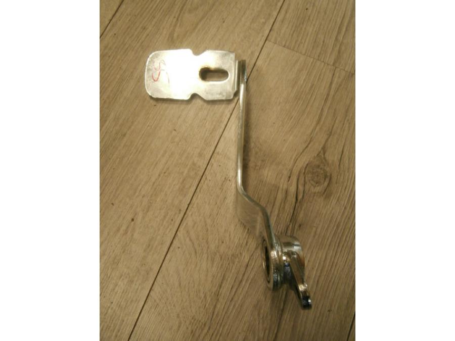 Höger sida på Bromspedal från en H-D Dyna Switchback FLD -2012 motorcykel.