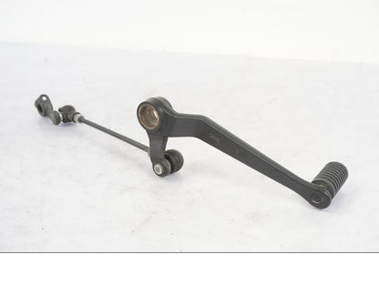 Snett uppifrån på Växelpedal från en Suzuki GSX-S 1000 -2017 motorcykel.