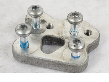 Baksidan på Fotpinnefäste inre från en Suzuki GSX-R 600 -2007 motorcykel.