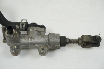 Snett nerifrån på Bromshuvudcylinder från en Suzuki GSX-R 1000 -2003 motorcykel.