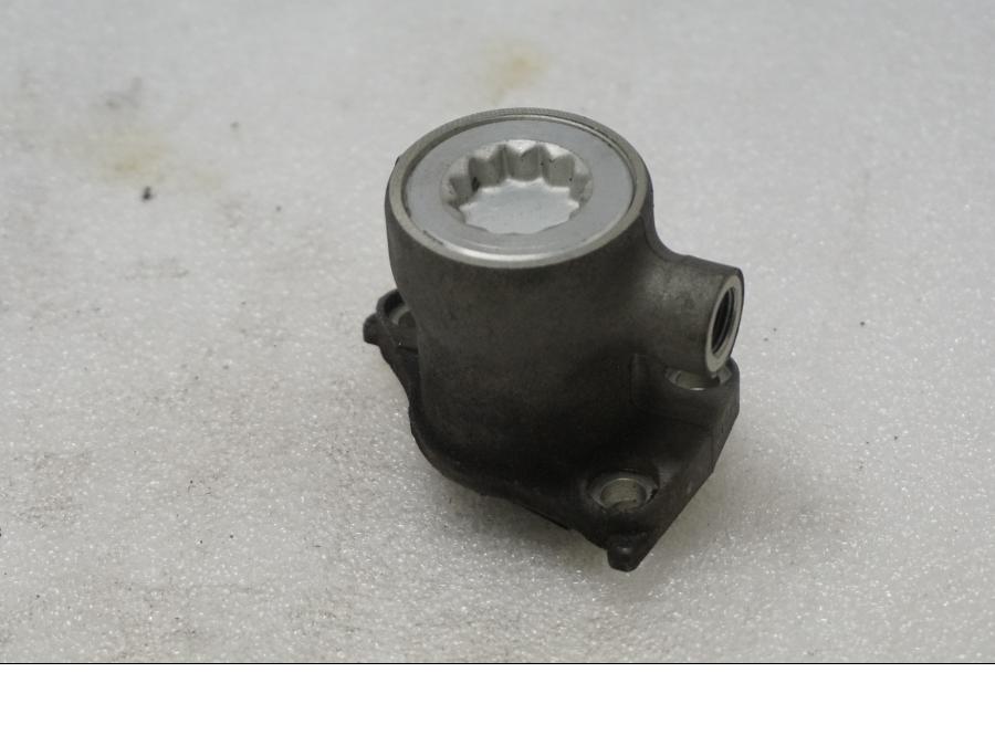 Baksidan på Kopplingslavcylinder från en Ducati Monster 696 -2010 motorcykel.