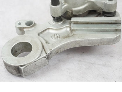 Vänster sida på Bromsok från en KTM 690 Duke -2015 motorcykel.