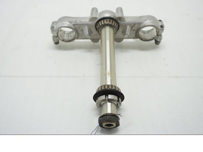 Baksidan på Gaffelkrona från en Suzuki DR 650 -1996 motorcykel.