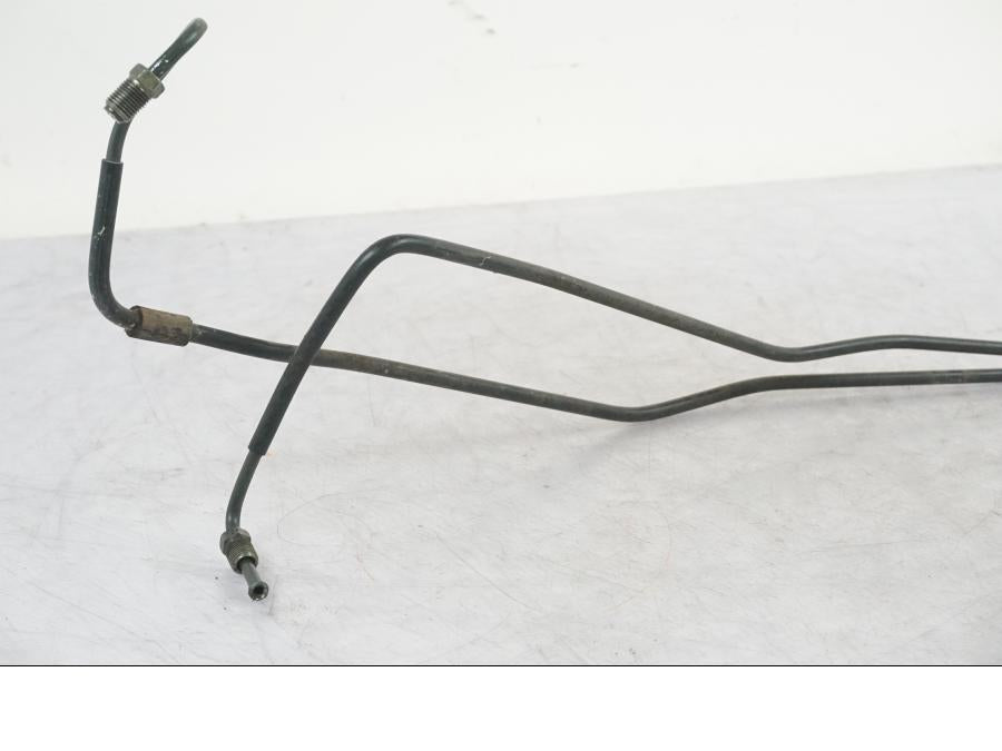 Snett uppifrån på Bromsledning från en Honda CBR 1100 XX -1999 motorcykel.