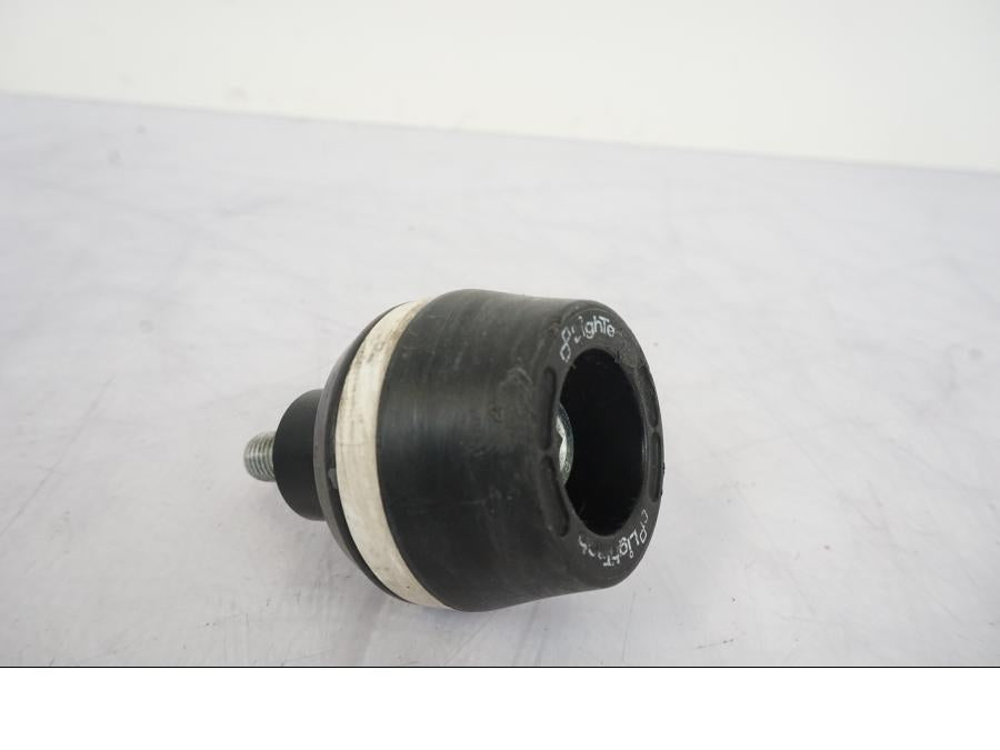 Höger sida på Kraschpuckar från en Kawasaki ER-6N -2012 motorcykel.