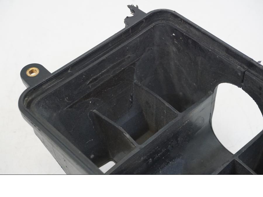 Extrabild2 på Luftintag från en Ducati Streetfighter V4 -2020 motorcykel.