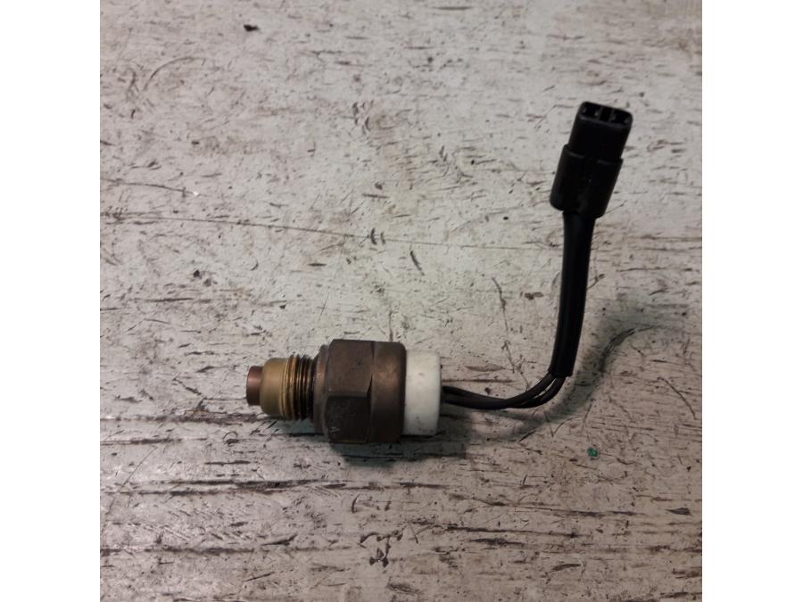 Framsidan på Vattenkylgivare från en Suzuki VZ 1600 -2005 motorcykel.