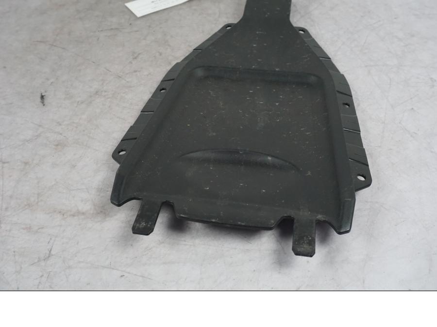 Vänster sida på Undertail från en Yamaha MT-09 -2024 motorcykel.