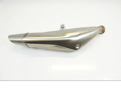 Snett uppifrån på Ljuddämpare från en KTM 890 Duke -2020 motorcykel.