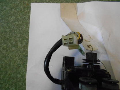 Höger sida på Avgasspjällmotor från en Yamaha YZF 1000 R -1997 motorcykel.