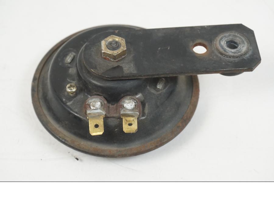 Snett nerifrån på Signalhorn / Tuta från en Honda CBR 125 R -2006 motorcykel.