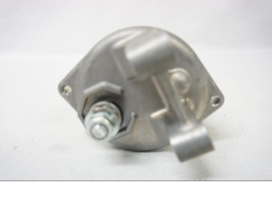 Vänster sida på Startmotor från en Kawasaki Z 900 -2020 motorcykel.