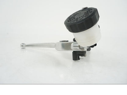 Baksidan på Bromshuvudcylinder från en Yamaha MT-09 Tracer -2021 motorcykel.