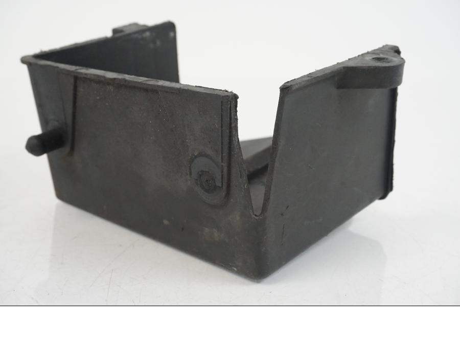 Snett uppifrån på Batterihållare från en Aprilia RS 125 -2008 motorcykel.