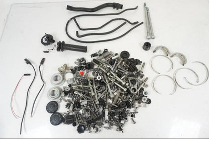 Framsidan på Skruv / Mutter etc från en BMW R 1250 GS -2021 motorcykel.