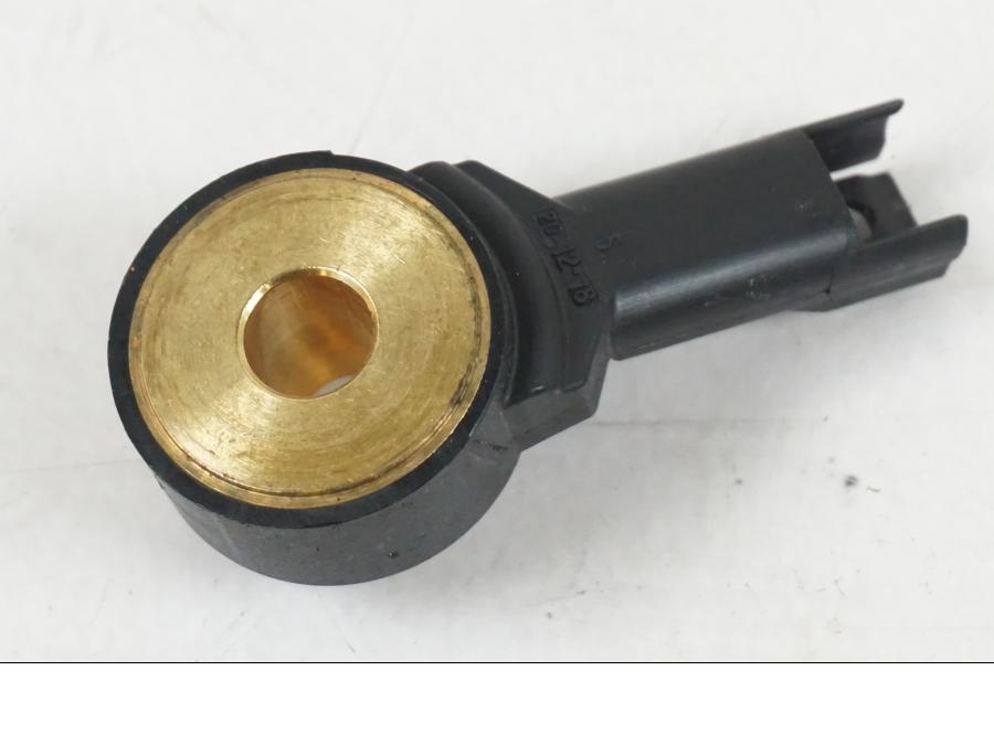 Baksidan på Knacksensor från en BMW R 1250 GS -2021 motorcykel.