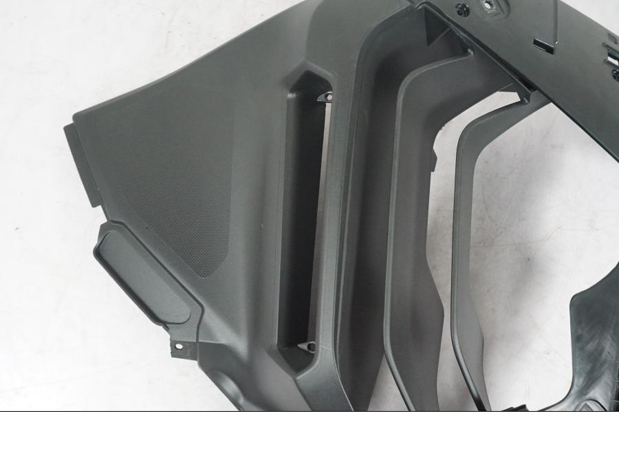 Snett uppifrån på Sidkåpa från en Ducati Multistrada 1158 V4 -2023 motorcykel.