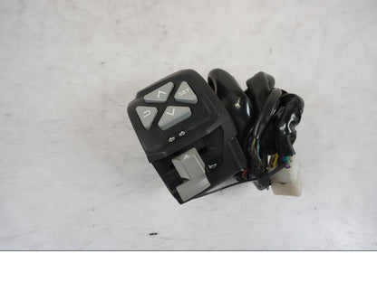 Framsidan på Styrelreglage från en KTM 790 Duke -2018 motorcykel.