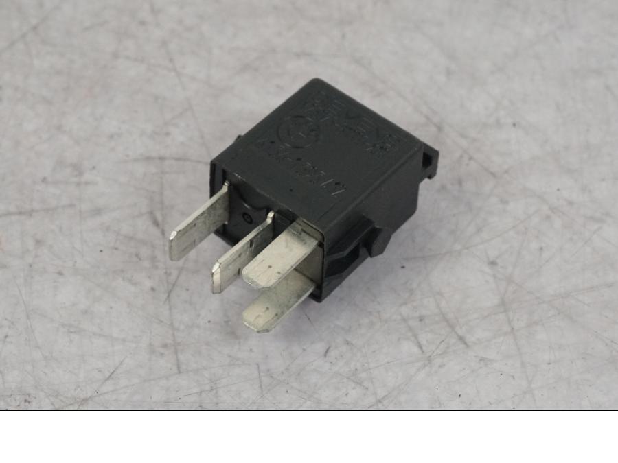 Framsidan på Relä från en BMW R 1100 GS -1998 motorcykel.