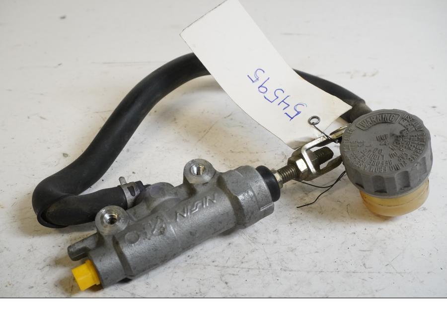 Framsidan på Bromshuvudcylinder från en Suzuki DR 650 -1998 motorcykel.