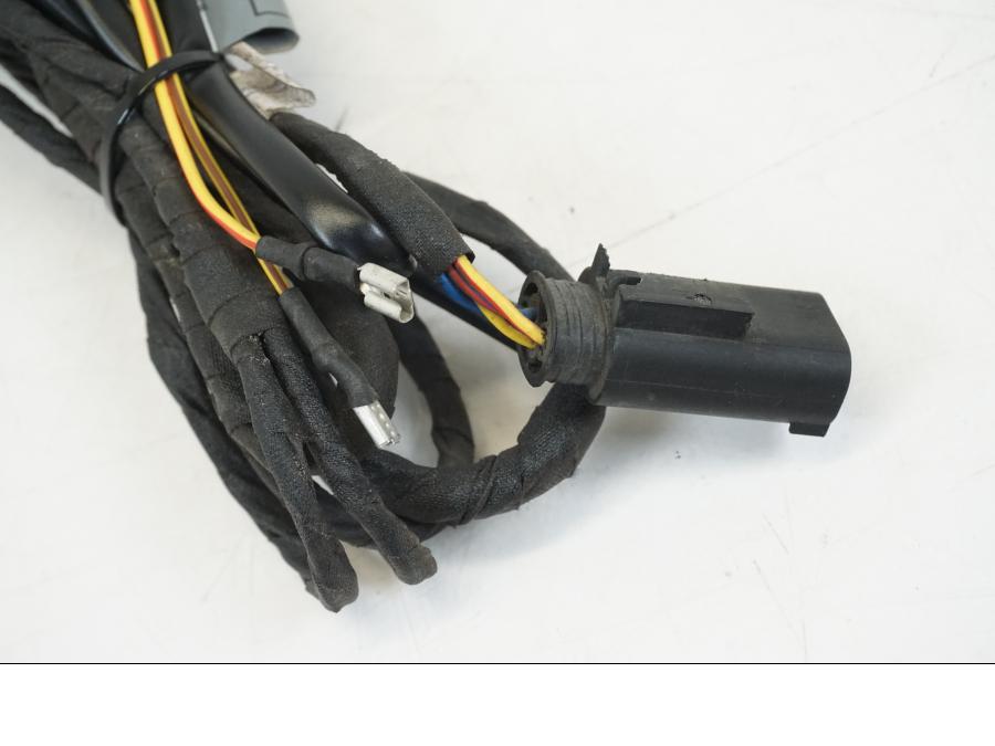 Höger sida på Kabelstam från en BMW K 1200 LT -2004 motorcykel.