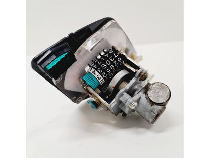 Höger sida på Hastighetsmätare från en Honda VFR 750 -1995 motorcykel.