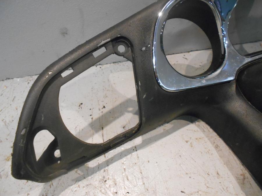 Höger sida på Instrumentkåpa från en Honda GL 1800 -2001 motorcykel.