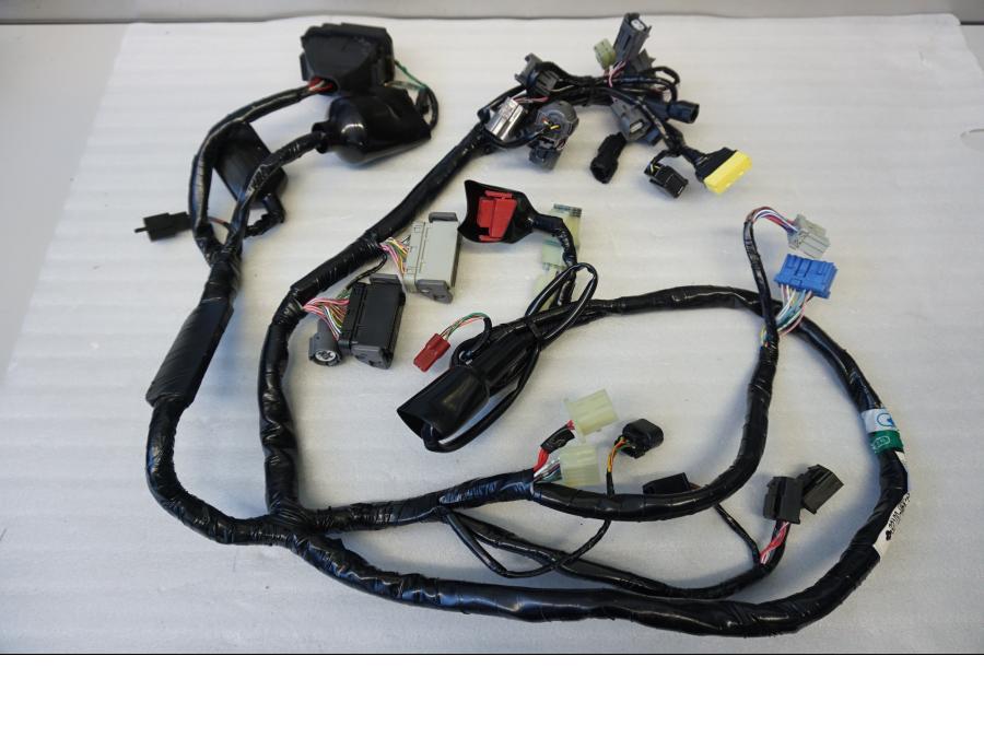 Framsidan på Kabelstam från en Honda CBR 600 RR -2004 motorcykel.