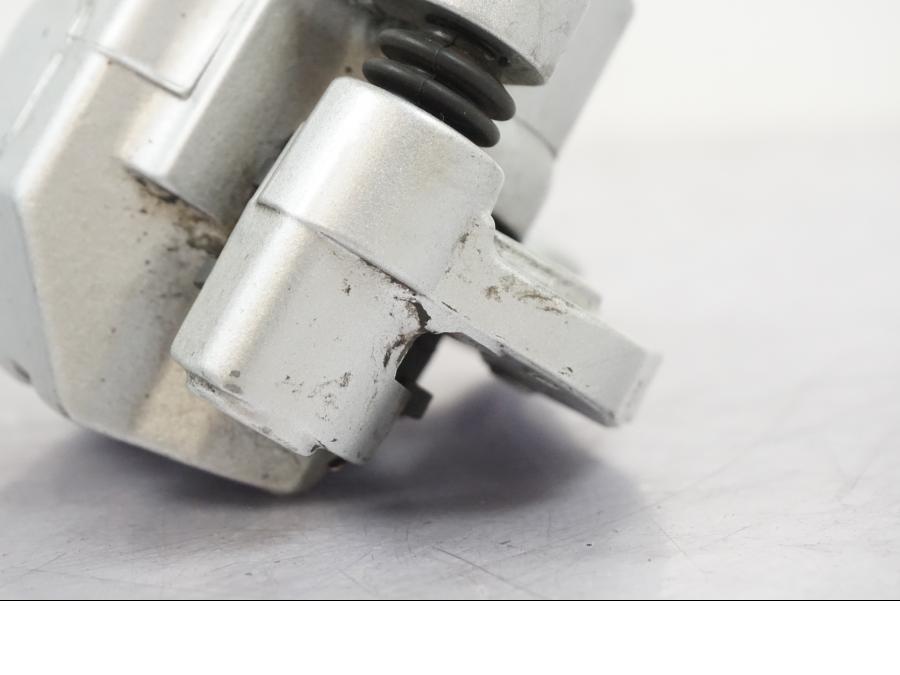 Snett uppifrån på Bromsok från en Yamaha XVS 1100 -2004 motorcykel.