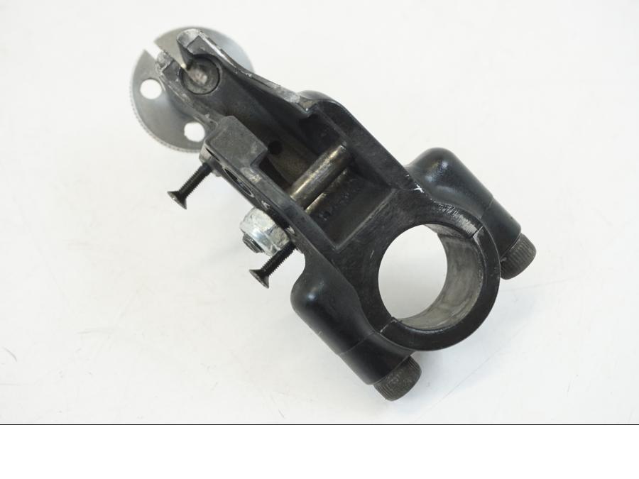 Vänster sida på Kopplingsklo från en Kawasaki ZX-12R -2000 motorcykel.