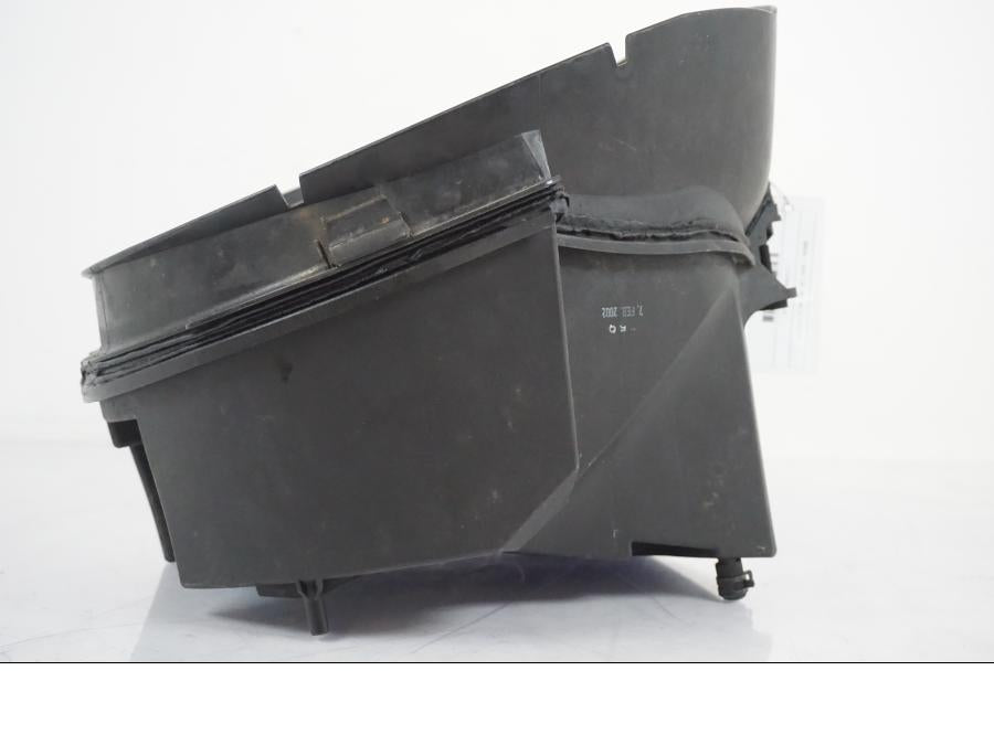 Snett nerifrån på Luftburk från en BMW F 650 CS -2002 motorcykel.