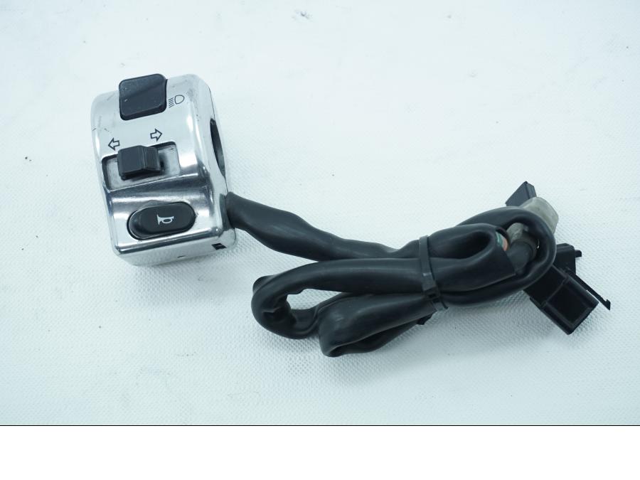 Framsidan på Styrelreglage från en Kawasaki VN 1500 Classic Tourer -2001 motorcykel.