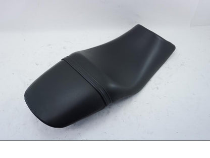 Snett uppifrån på Sadel från en Triumph TT 600 -2001 motorcykel.