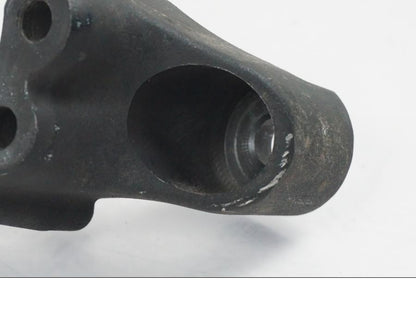 Baksidan på Styrdämparfäste från en Yamaha YZF 1000 R1 -2007 motorcykel.