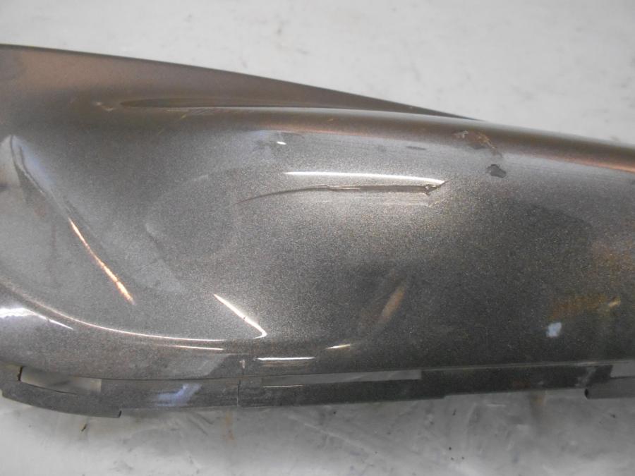 Baksidan på Bakvinge från en Suzuki DL 650 -2013 motorcykel.