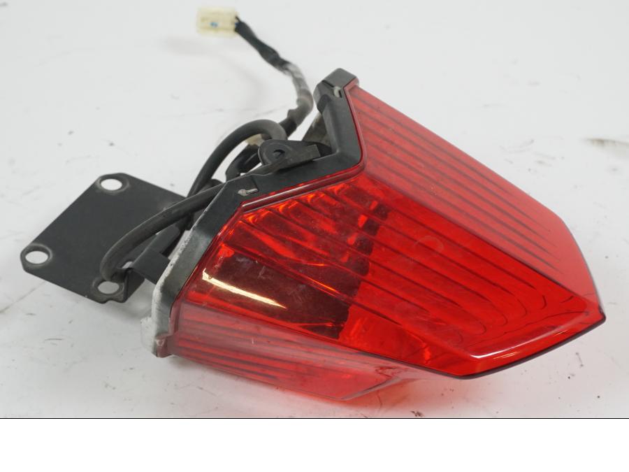 Framsidan på Baklampa från en Yamaha XJ 6 -2011 motorcykel.