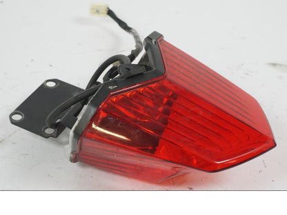 Framsidan på Baklampa från en Yamaha XJ 6 -2011 motorcykel.