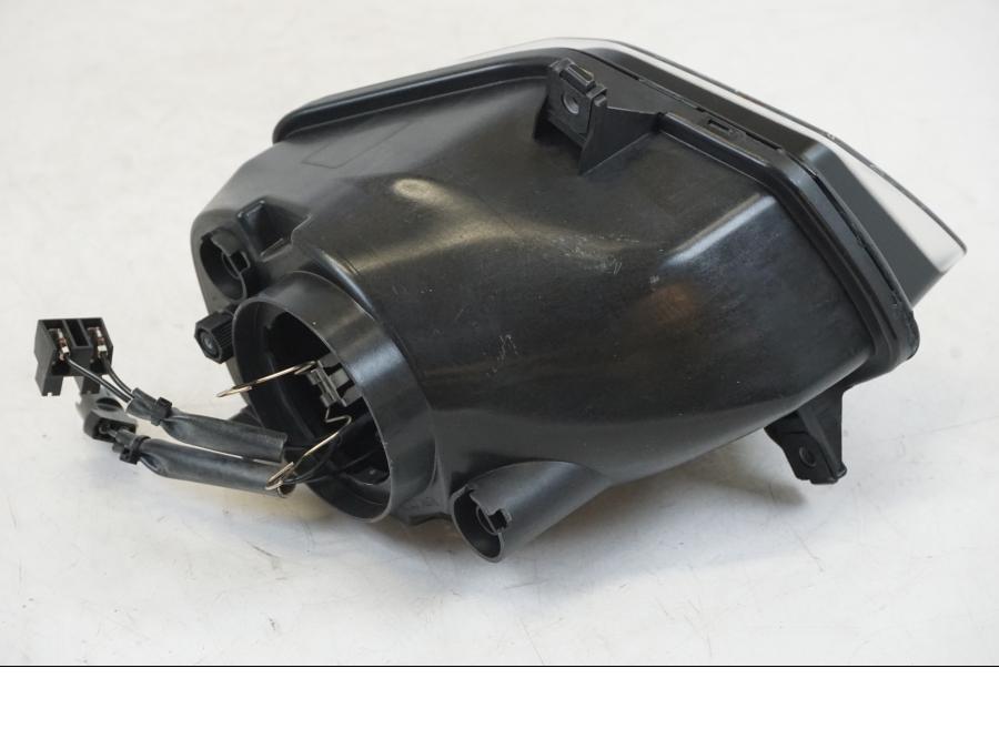 Extrabild1 på Strålkastare från en BMW S 1000 R -2013 motorcykel.