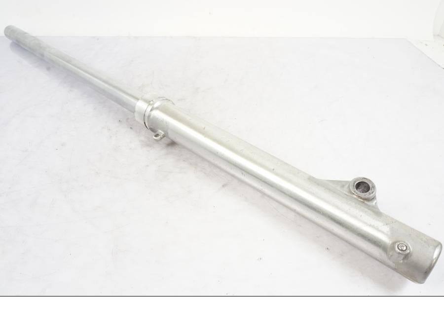 Framsidan på Gaffelben från en Kawasaki KL 650A -1987 motorcykel.