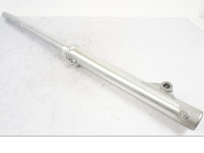 Framsidan på Gaffelben från en Kawasaki KL 650A -1987 motorcykel.