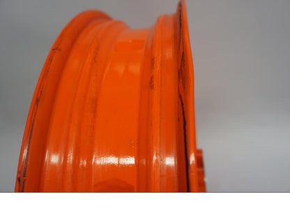 Vänster sida på Fälg från en KTM 890 Duke -2020 motorcykel.